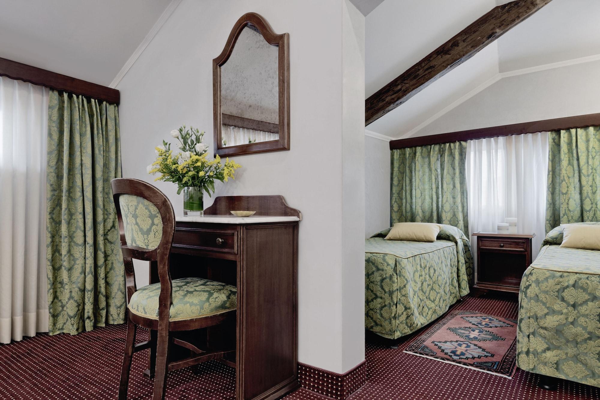 Hotel Pausania Venice Exterior photo