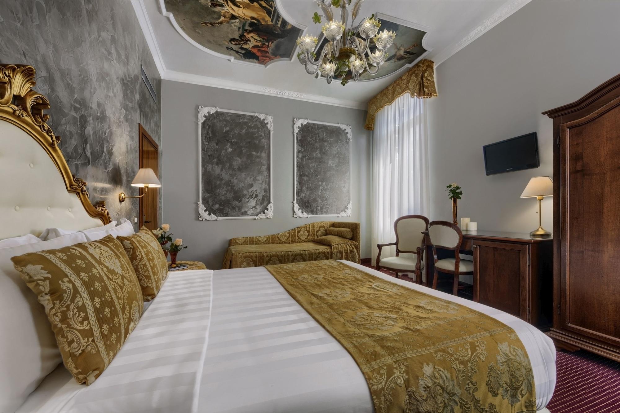 Hotel Pausania Venice Exterior photo