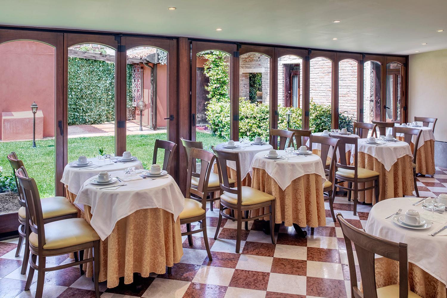 Hotel Pausania Venice Exterior photo