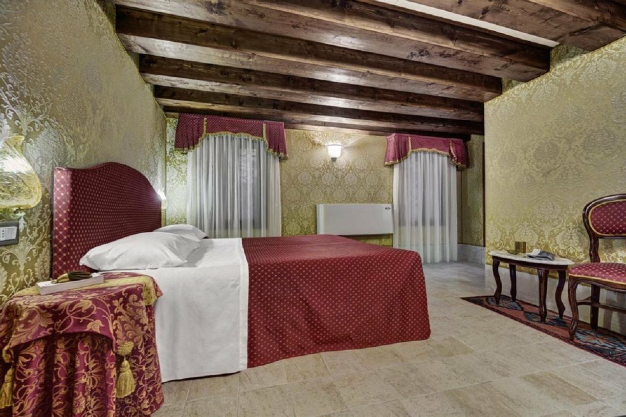Hotel Pausania Venice Exterior photo