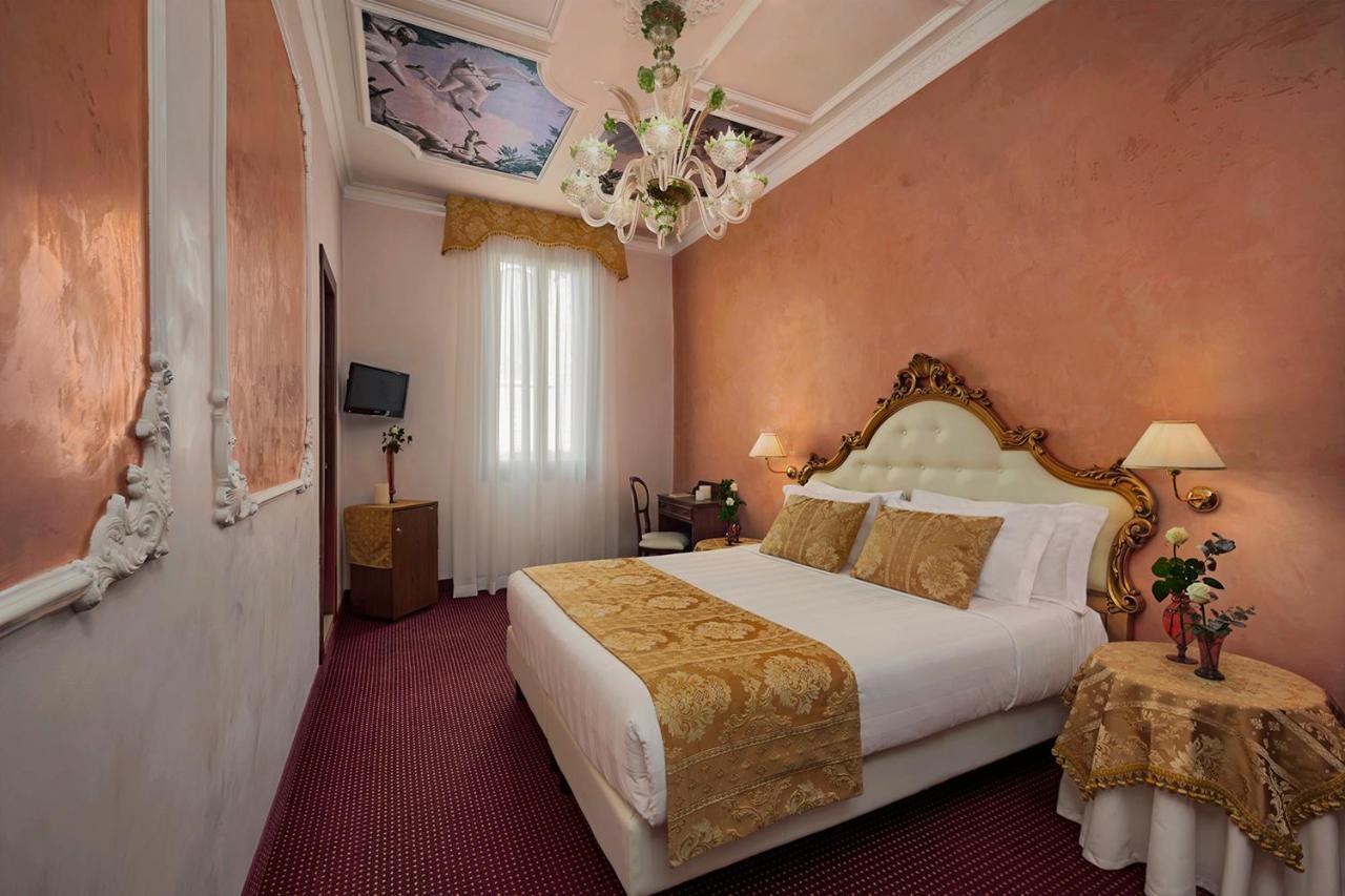Hotel Pausania Venice Exterior photo
