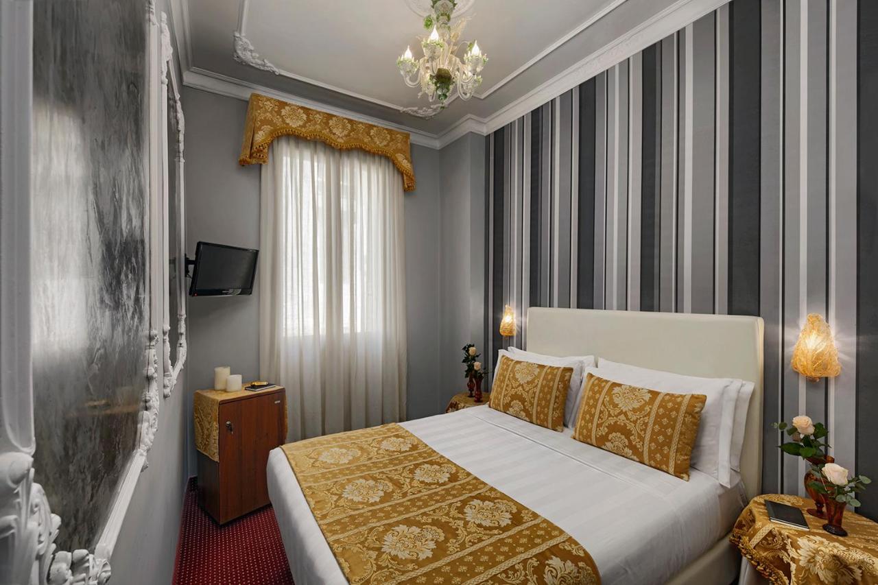 Hotel Pausania Venice Exterior photo